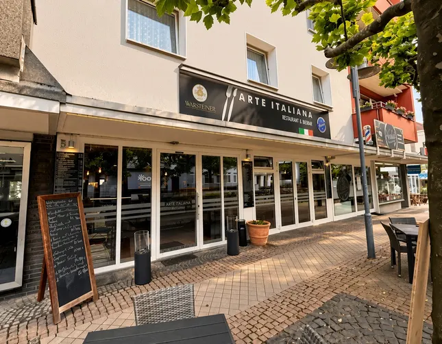 Fassade von Arte Italiana an der Saarlandstraße in Bochum bei Tag